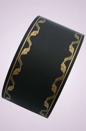 Stuha 06/50<p>113093/6- čierna zlatý vzor