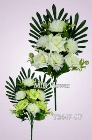 Kytica ruža-chryz.<p>Y2447-9F